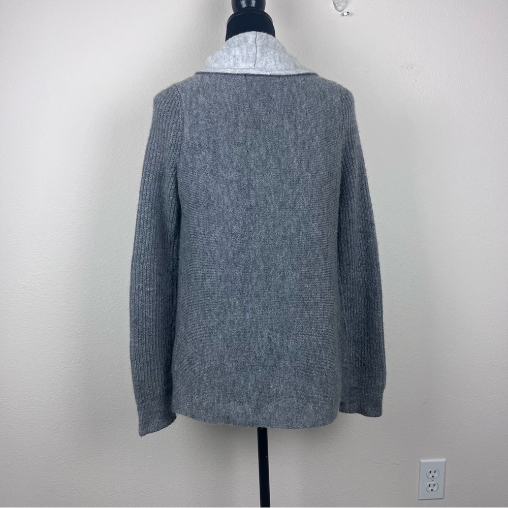 Abercrombie and Fitch Sweater Womens Medium Cardigan Open Front Knit Grey White - Picture 2 of 10